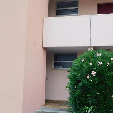 Cozy 1-bedroom 'l'amphore' With Balcony And Parking Fréjus