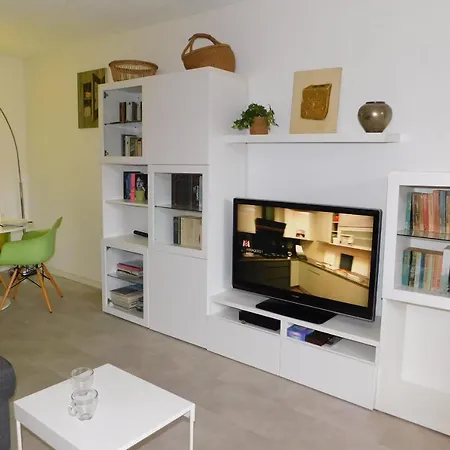 Cozy 1-bedroom 'l'amphore' With Balcony And Parking